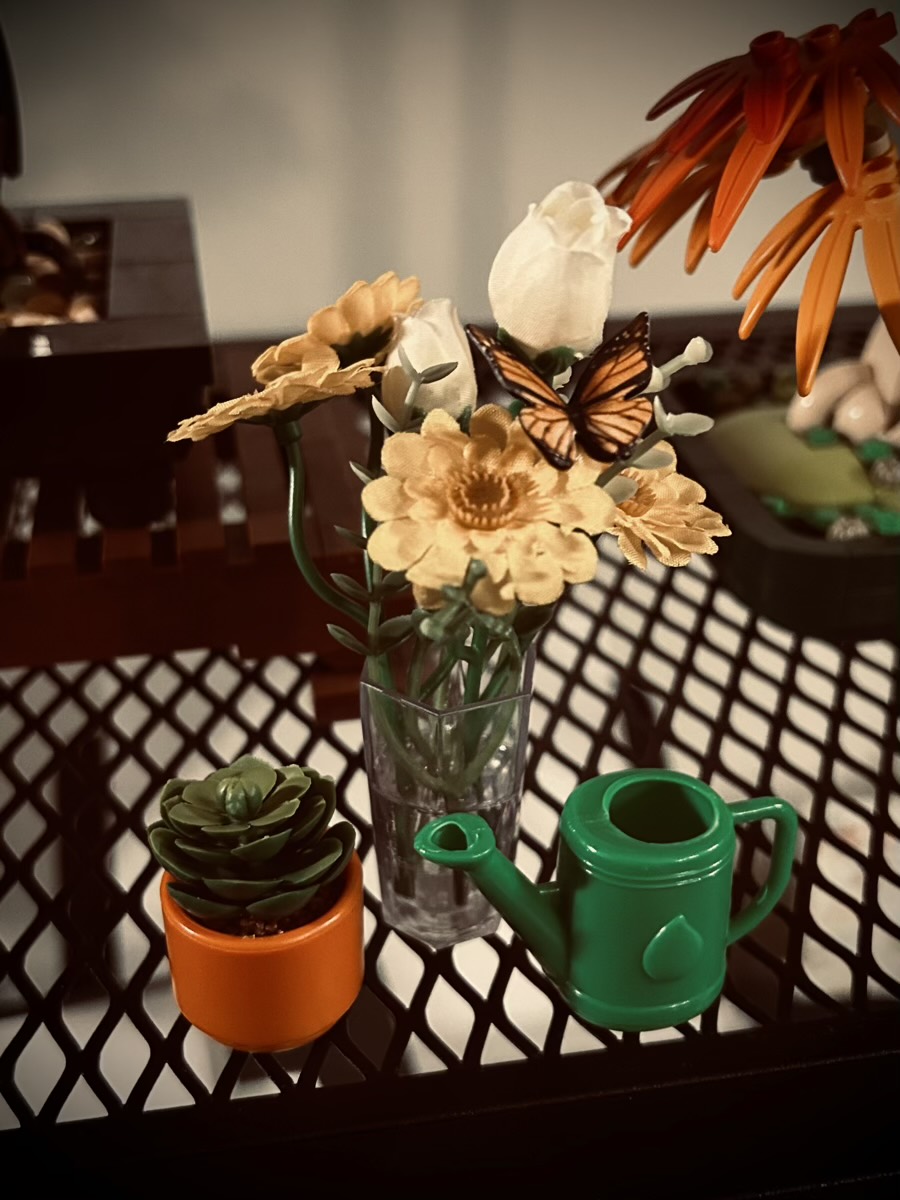 Miniature botanic display